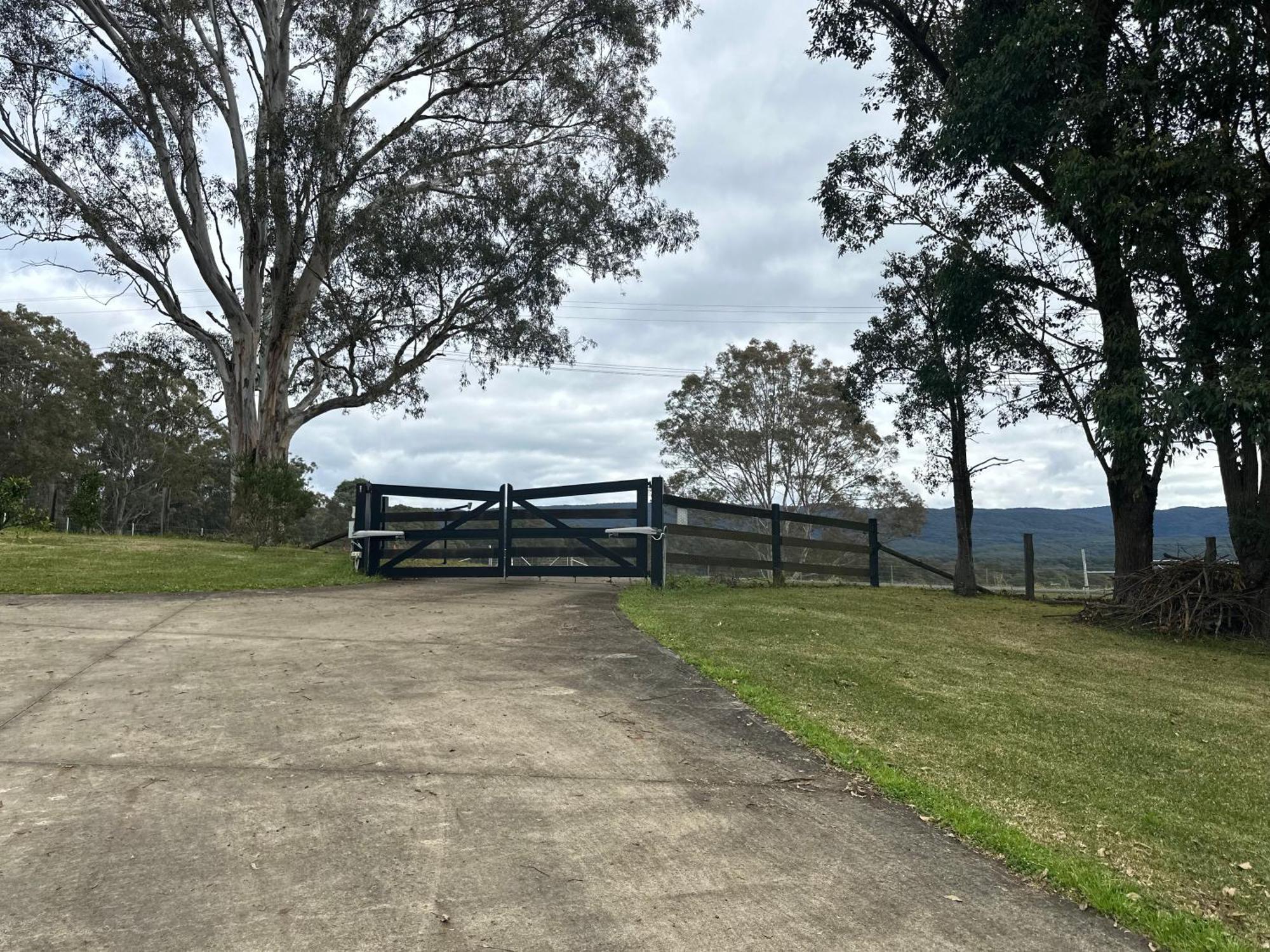 Blueberry Hills On Comleroy Farmstay - Self-Contained Cottages Kurrajong ภายนอก รูปภาพ